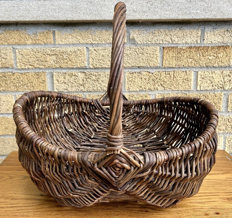 Primitive 1800’s Ohio Farmhouse Woven Grapevine Buttocks Harvest Basket God Eye