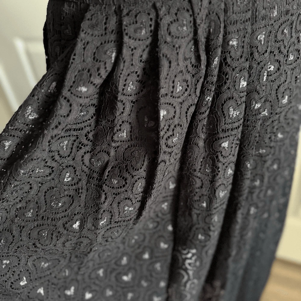 Maxi abito Love Moschino nero cuore pizzo con volant e pieghe taglia 6