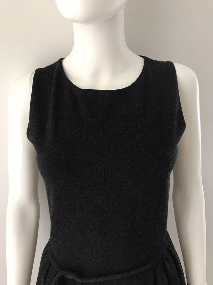 Vestido para mujer Yves Saint Laurent cuello redondo sin mangas hasta la rodilla gris 36 Foto 4 de 4