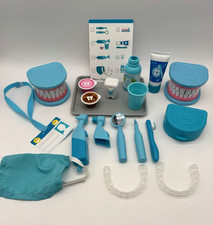 Melissa Doug Super Smile Dentist Kit w/ Pretend 20-Piece Play Set Educational