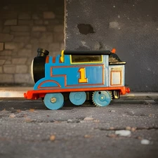 Thomas & Friends Motorized Toy Train Battery-Powered Engine Mattel