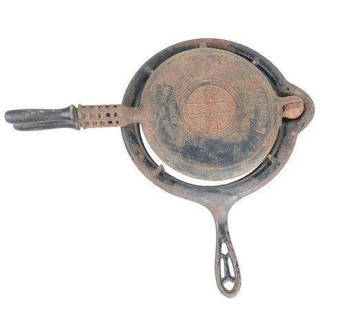 Antique 1908 Griswold American No 8  Waffle Maker Cast Iron