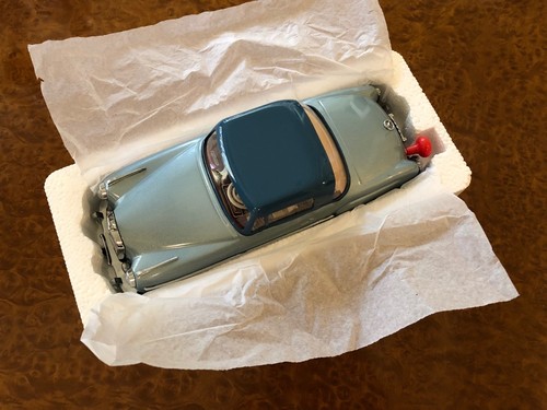 Vintage Schuco Rollfix 1085 | Mercedes-Benz 220 SE | Momentum Drive Tin Toy - Picture 8 of 12