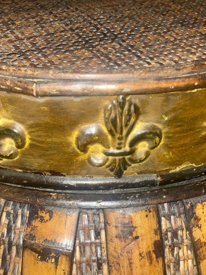 Cesta decorativa de almacenamiento con tapa de ratán/mimbre tejida redonda en forma de barril Foto 4 de 4