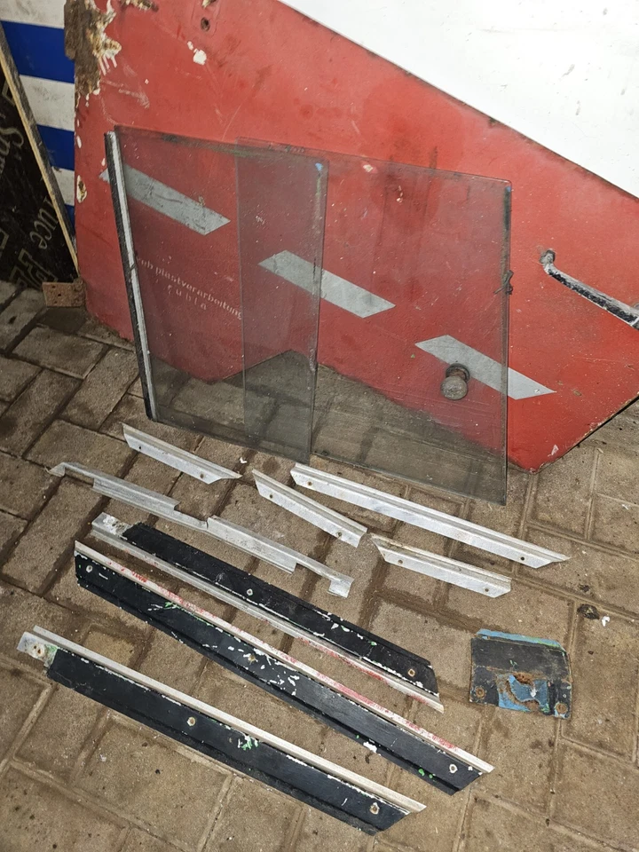 Multicar M25 Tür Karosserie Teil Orginal Mit Scheibe Und Alu Leisten  - Bild 3 von 4