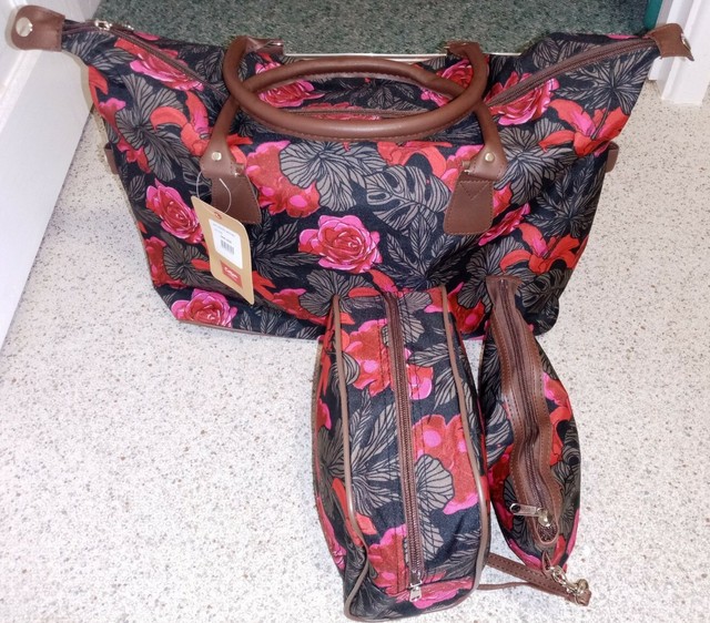 Cotton Traders Floral 3 Piece Travel Bag Set Holiday Weekend Tote Wash