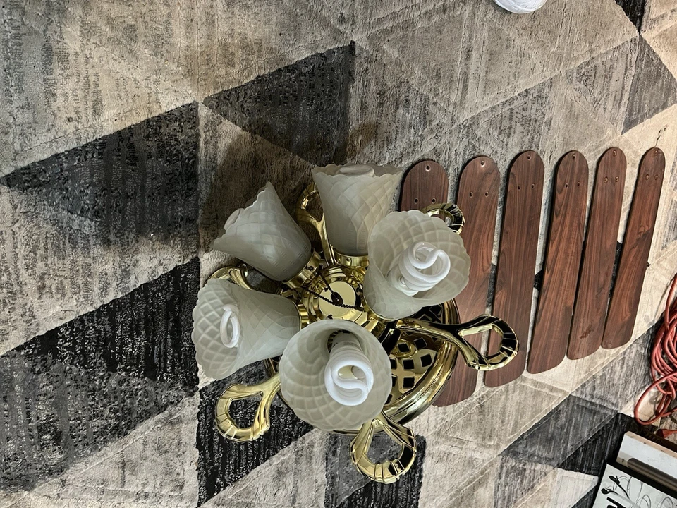 RARE VINTAGE 52 INCH HARBOR BREEZE LAKESIDE CEILING FAN WITH LIGHT - Image 2 of 4