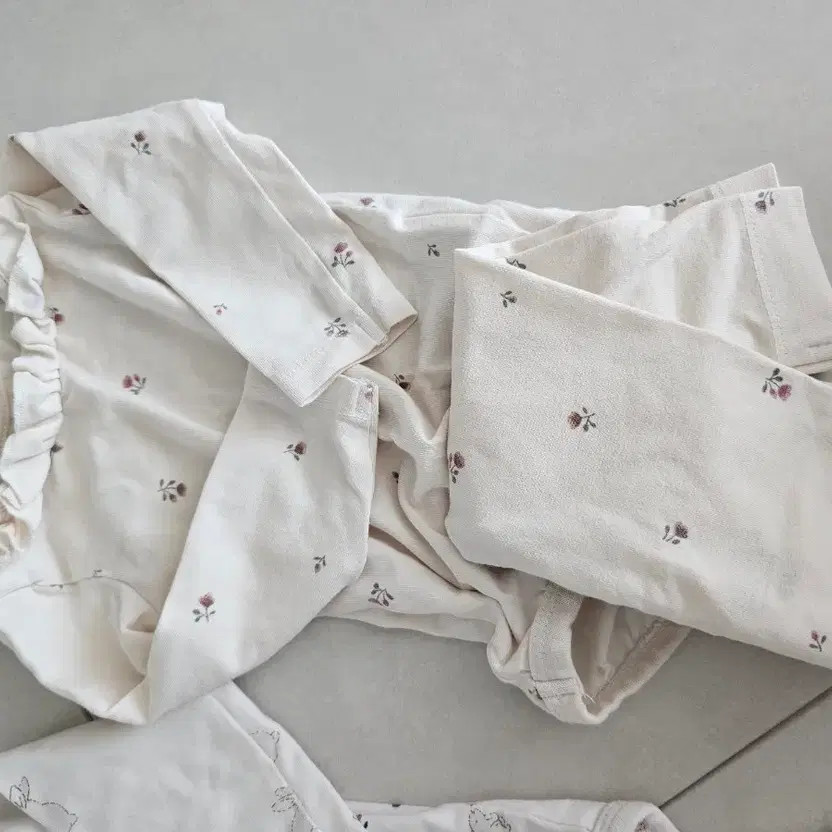 H&M 3M Baby Bodysuit & Hat & Pants Set, 6 Pieces, Light Used