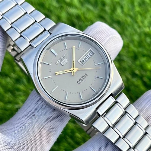 Vintage Seiko 5 Automatic Dress Formal Japan Made Men’s Watch 7009-3131