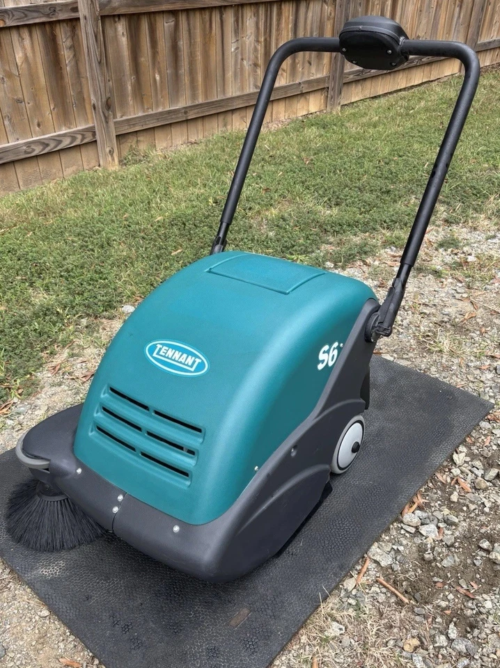 2022 Tennant S6 25” Walk-Behind Battery Floor & Carpet Sweeper - New Battery - Image 2 of 4