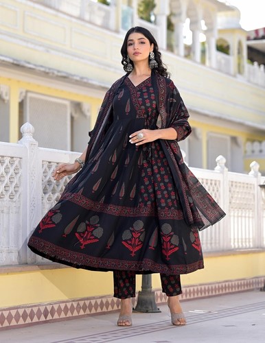 Women's Viscose Printed Anarkali Kurta And Pant Set With Dupatta - Picture 5 of 8