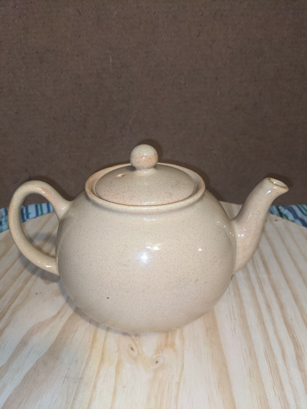 Vintage PRISTINE England Ceramic Teapot Speckled Glaze (Almond) Made in
