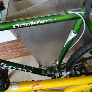 Giant Boulder SE Green Mountain Bike 26in V-Brake Flat Bar Derailleur Steel