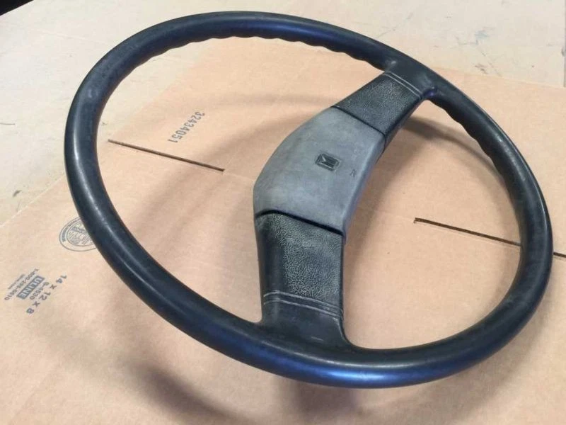 1990 ISUZU NPR OEM FACTORY GENUINE Used Interior Black Steering Wheel - Image 2 of 4