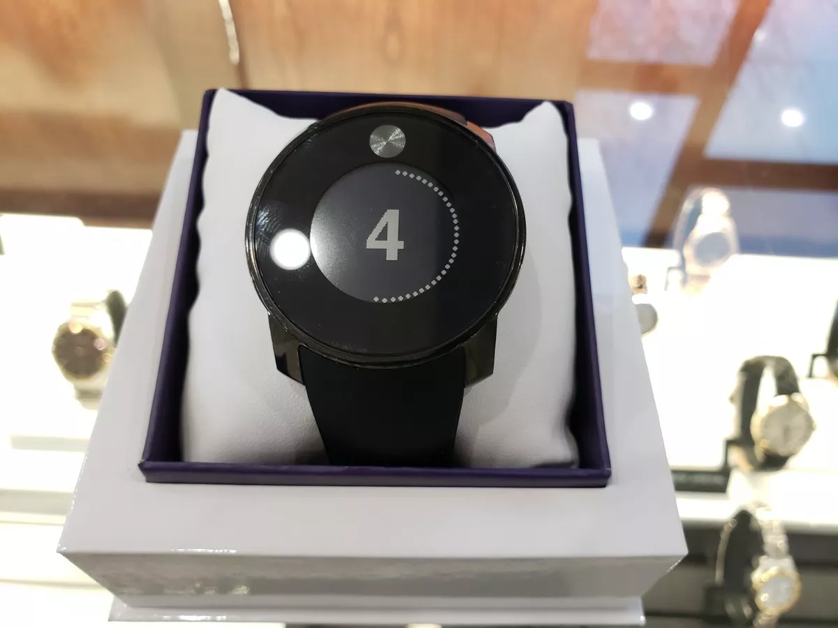 Movado outlet smartwatch app
