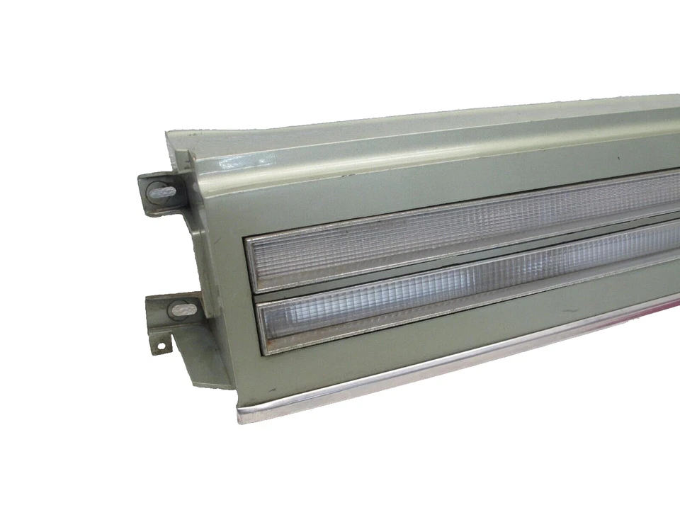 Oldsmobile Delta 88 Royale Brougham 1985 montaje del panel trasero #72 Foto 2 de 4