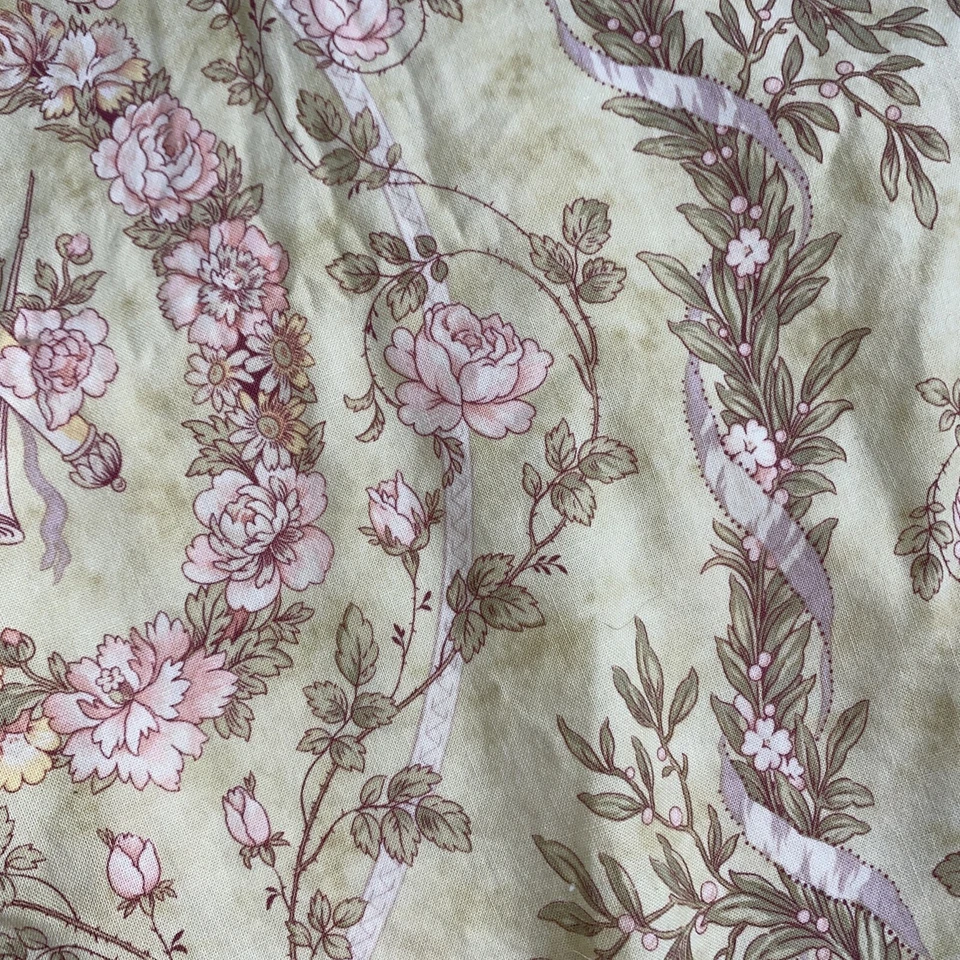 Fabric 3 7/8 Yards Moondance Robyn Pandolph Moda Floral Ribbon Wreath Green - Image 4 of 4