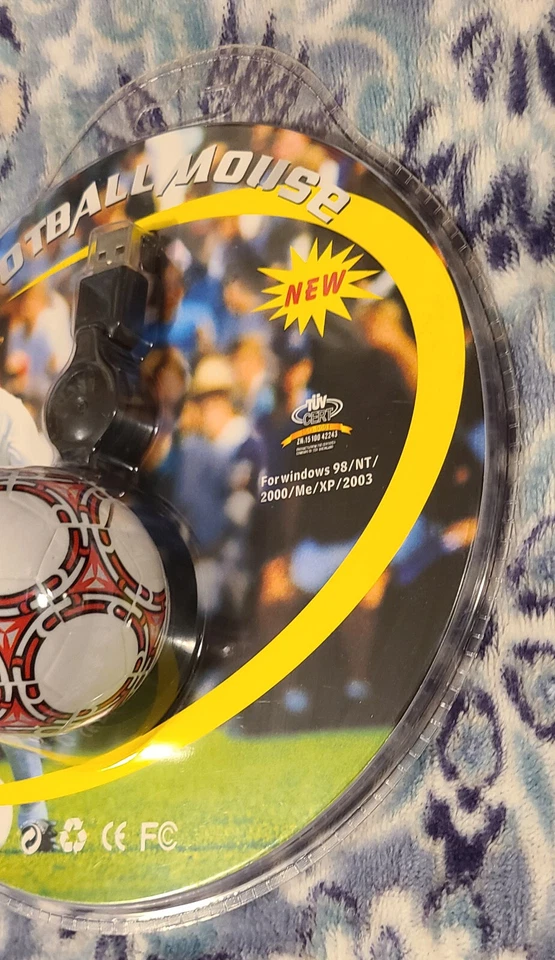Vintage FIFA Football Soccer Ball Computer Mouse Microsoft Windows 98 Me XP USB - Image 4 of 4