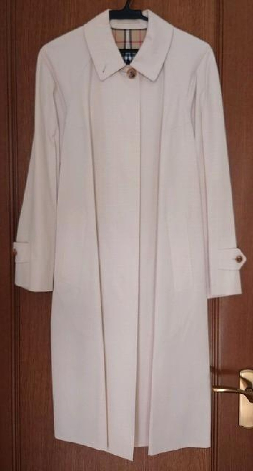 Stylish Japanese Burberry Spring Coat in Beige for Women