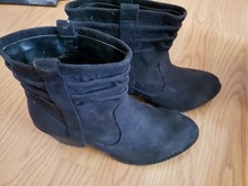 Az Garber Black 5.5 Medium Girls Boot
