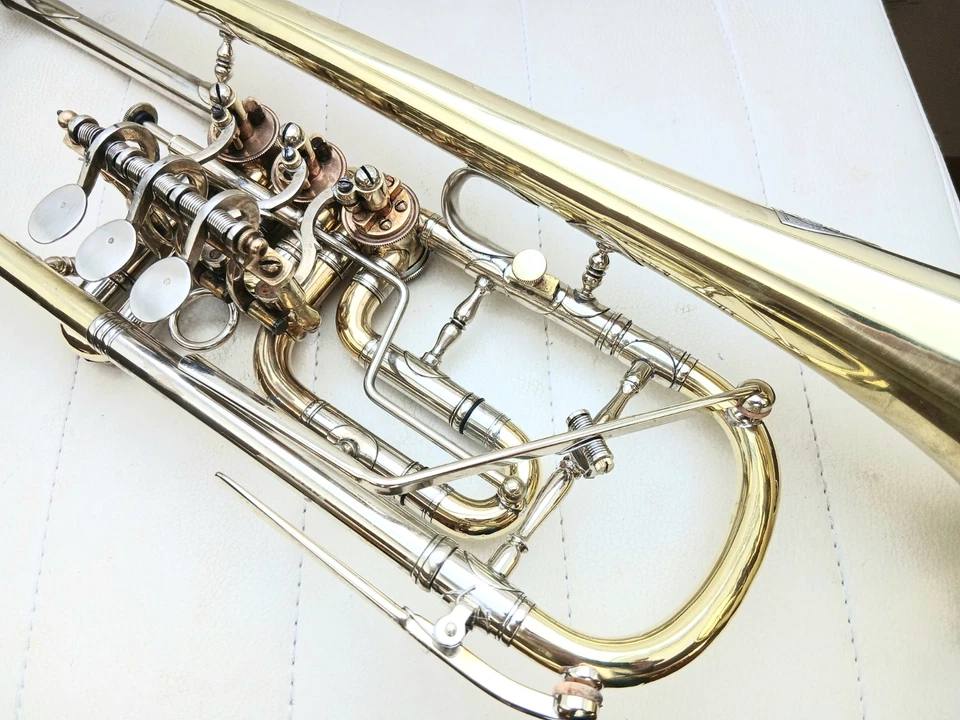 Deutsche b-Trompete mit Trigger - Bild 2 von 4