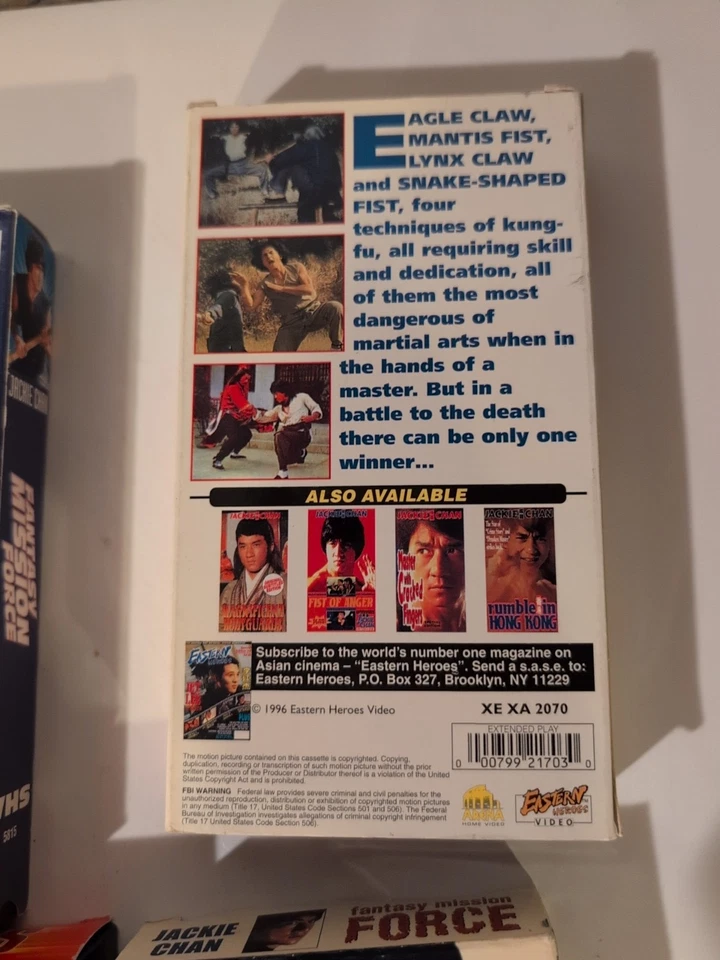 Лот товаров с фильмами Джеки Чан на видеокассетах - Изображение 3 из 4