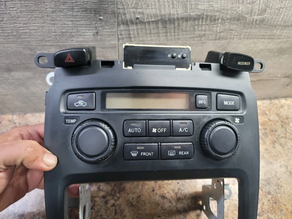 2001 - 2003 Toyota Highlander Digital Climate Control Assembly (OEM) 84010-48082 - Image 2 of 4