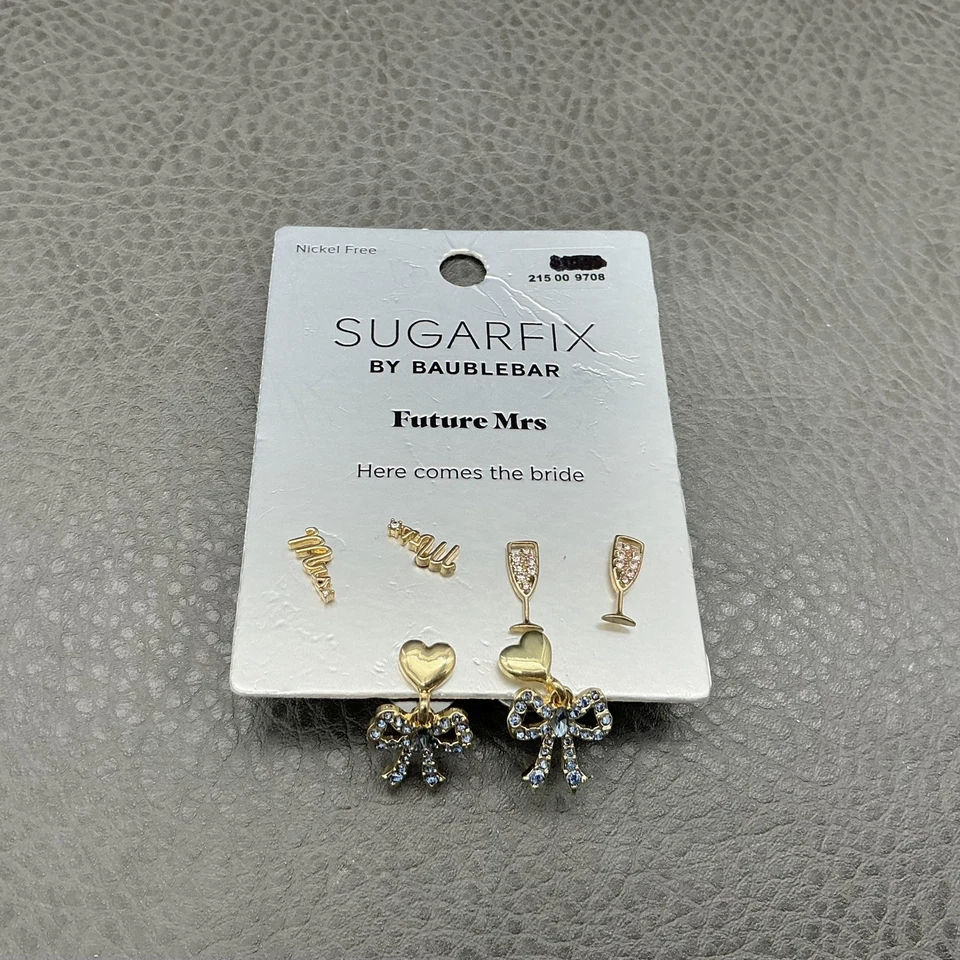 Juego de pendientes nupciales Sugarfix by BaubleBar Future Mrs tono dorado sin níquel Foto 3 de 4