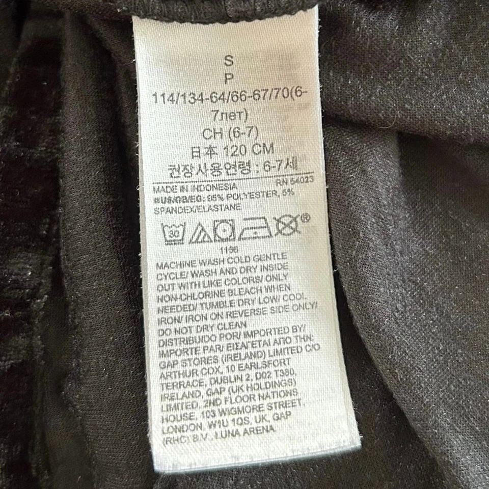 Gap Kids 短袖分层天鹅绒礼服派对假日黑色女孩 S 码 — 第 4/4 张图片