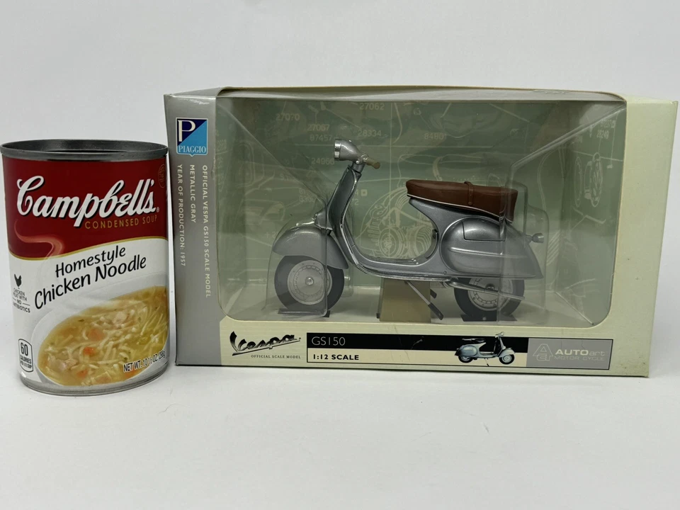 AUTOart 1/12 Silver VESPA GS150 PIAGGIO Scooter - Image 2 of 4