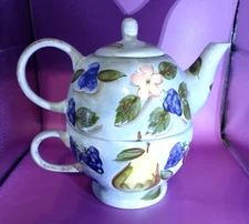 Mesa Internation Stackable teapot with mug