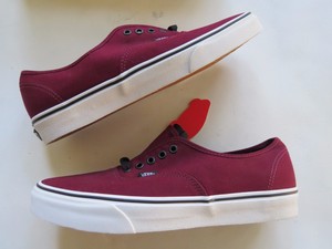vans era burgundy