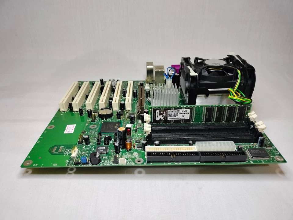 Intel E210882 Desktop Motherboard with Kingston KVR SDRAM Desktop Memory - Image 3 of 4