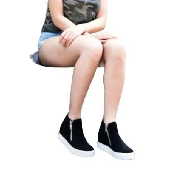 Steve Madden Caliber Black Suede Sneakers Size 9.5 MSRP $98 - Image 2 of 4