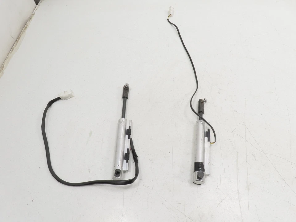 16 Nissan 370Z Convertible #1305 Par de Cilindros, Elevador Trasero de Vidrio Convertible Suave Foto 4 de 4