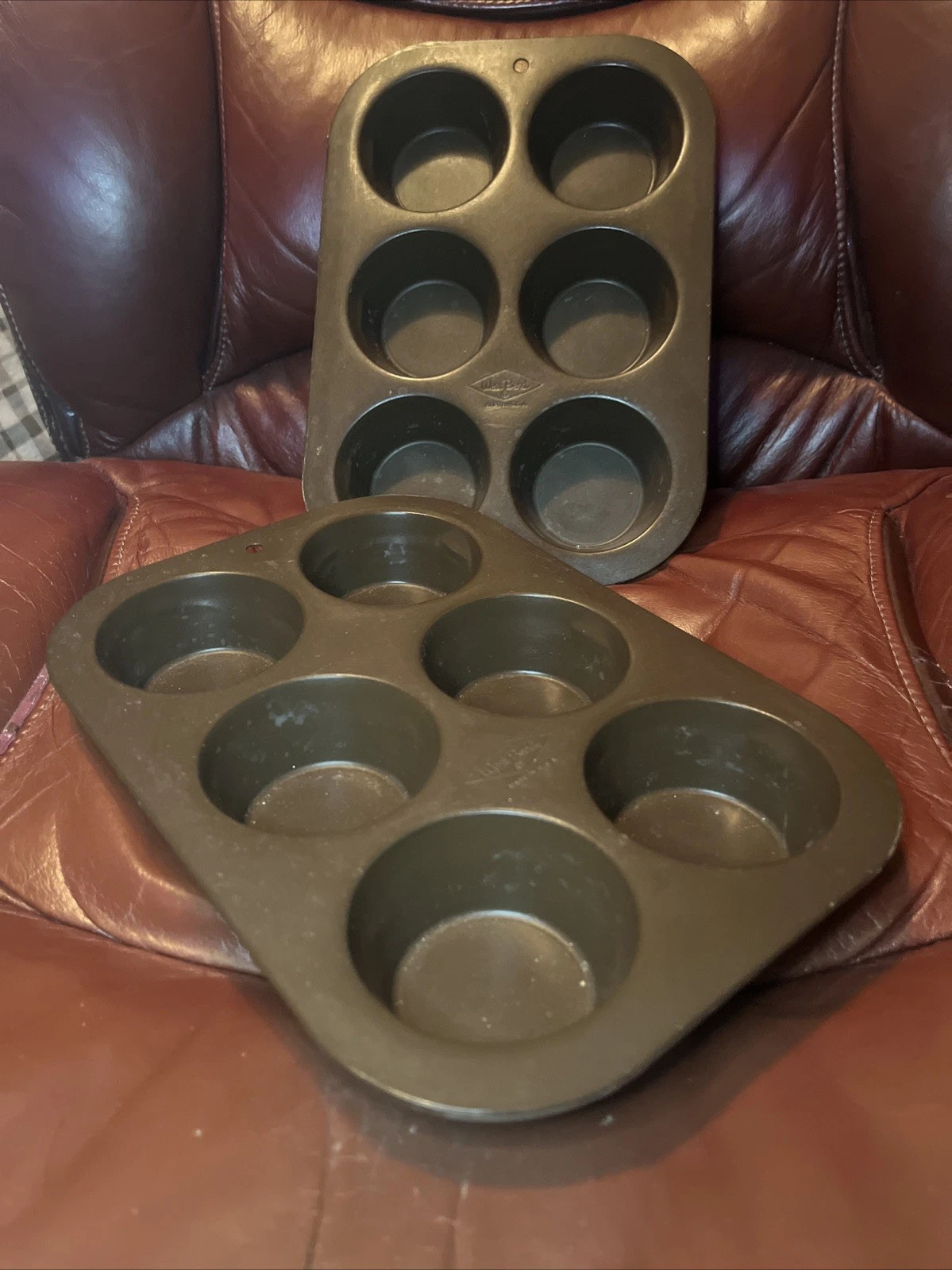 (2) Vintage WEST BEND 6ct Half Dozen Non-Stick Muffin Tin Pans Good Condition
Opens in a new window