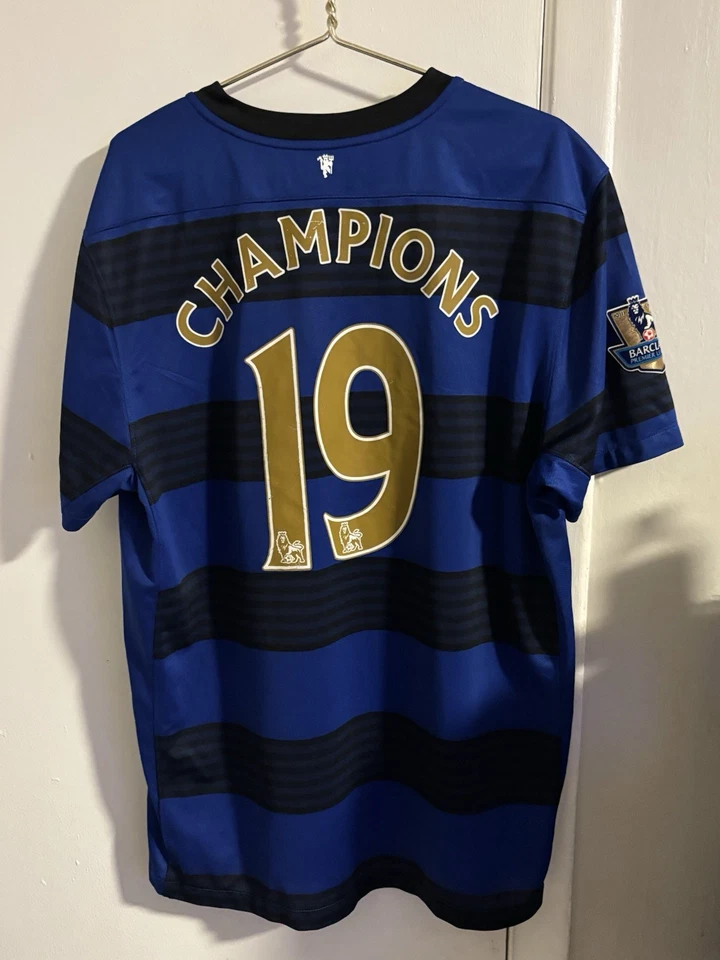 耐克曼联冠军 19 球衣蓝色黑色 2011/12 男式 XL 码 — 第 2/4 张图片