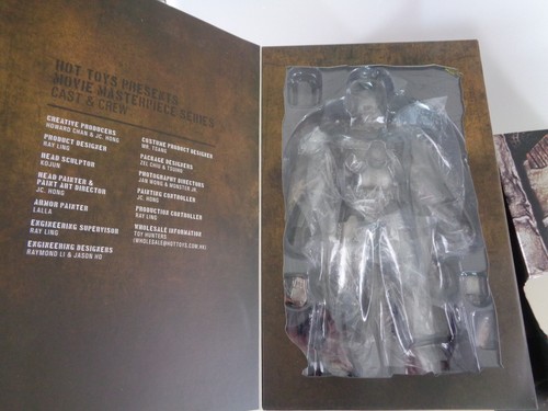Hot Toys Personaggio da Collezione MMS168 Iron Man - Mark-I (2.0) 1:6 (8216) - Foto 5 di 6