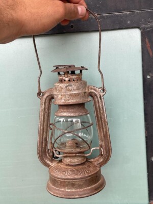 OLD VINTAGE FEUERHAND SUPERBABY NO.175 IRON KEROSENE LAMP LANTERN