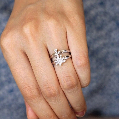 Classic Coconut Tree Women Party Wear Ring With 1.20 CT Simulated Round Sapphire Foto 4 de 4