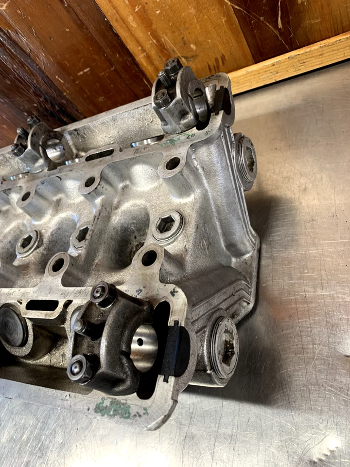 Alfa Romeo Spider 1971-93 • 2000 головка блока цилиндров двигателя в сборе. Б/у.  AR4060 - Изображение 2 из 4