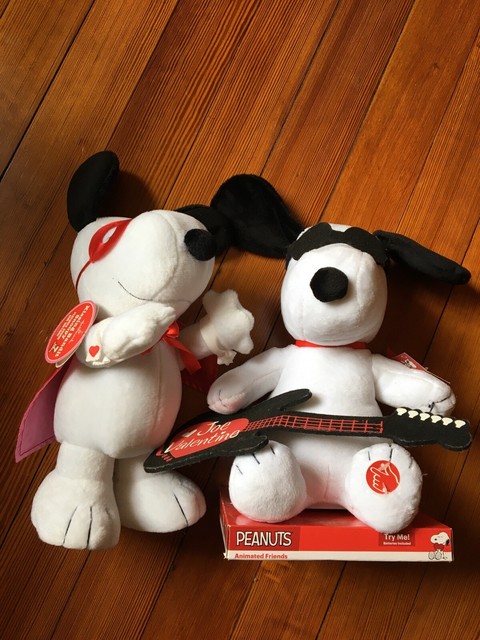 hallmark snoopy valentine plush