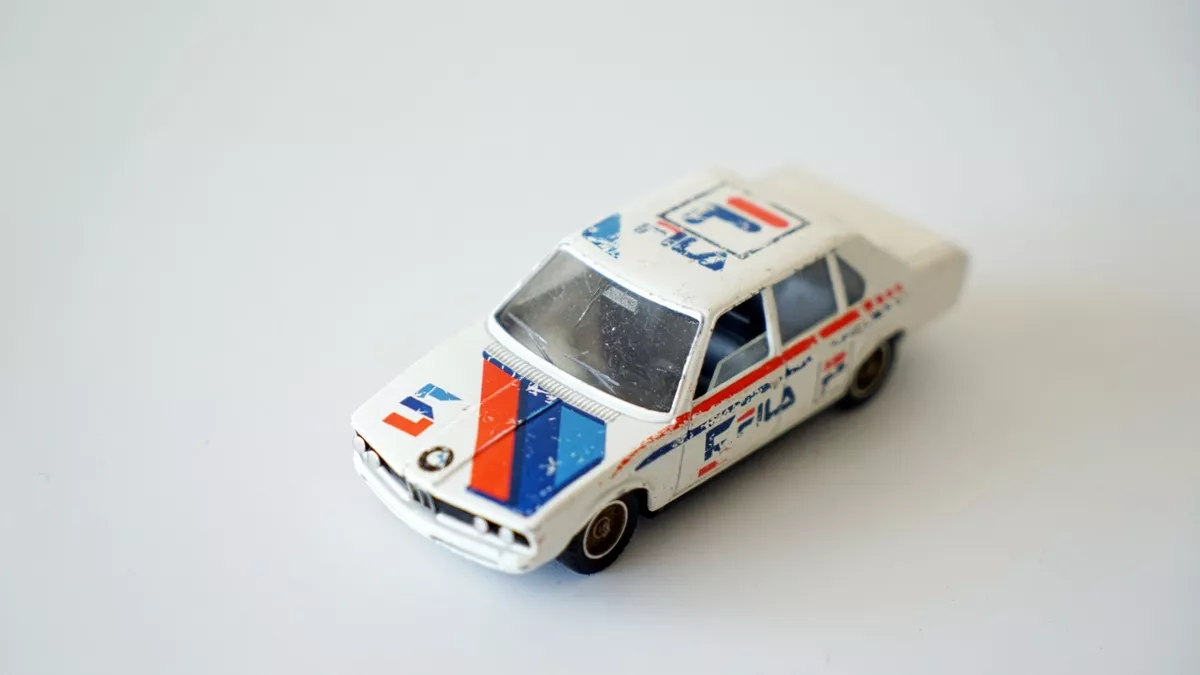 Vintage SOLIDO BMW 530 Fila Diecast Model Souvenir Collectable 1 43 Used N 1304