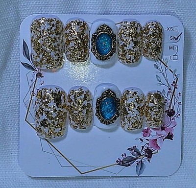 Queens Blue Locket | Premium handmade press ons (Small)