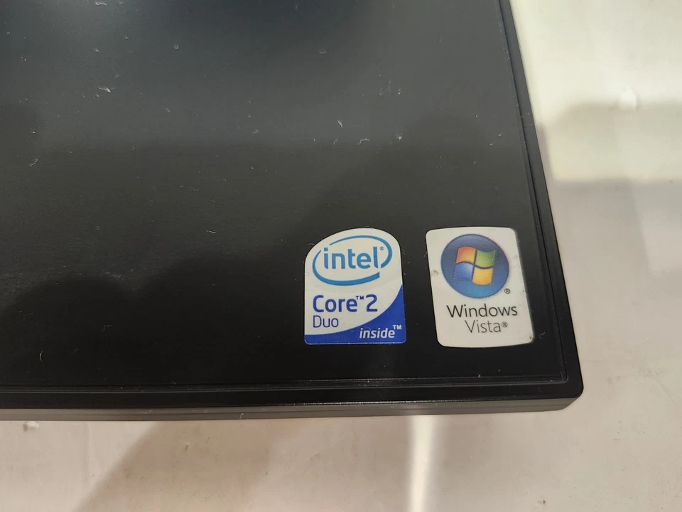 Dell Latitude E6500 P8600 2,4 GHz Centrino, 4 GB de RAM, DISCO DURO de 250 GB, Windows XP Pro Foto 3 de 4