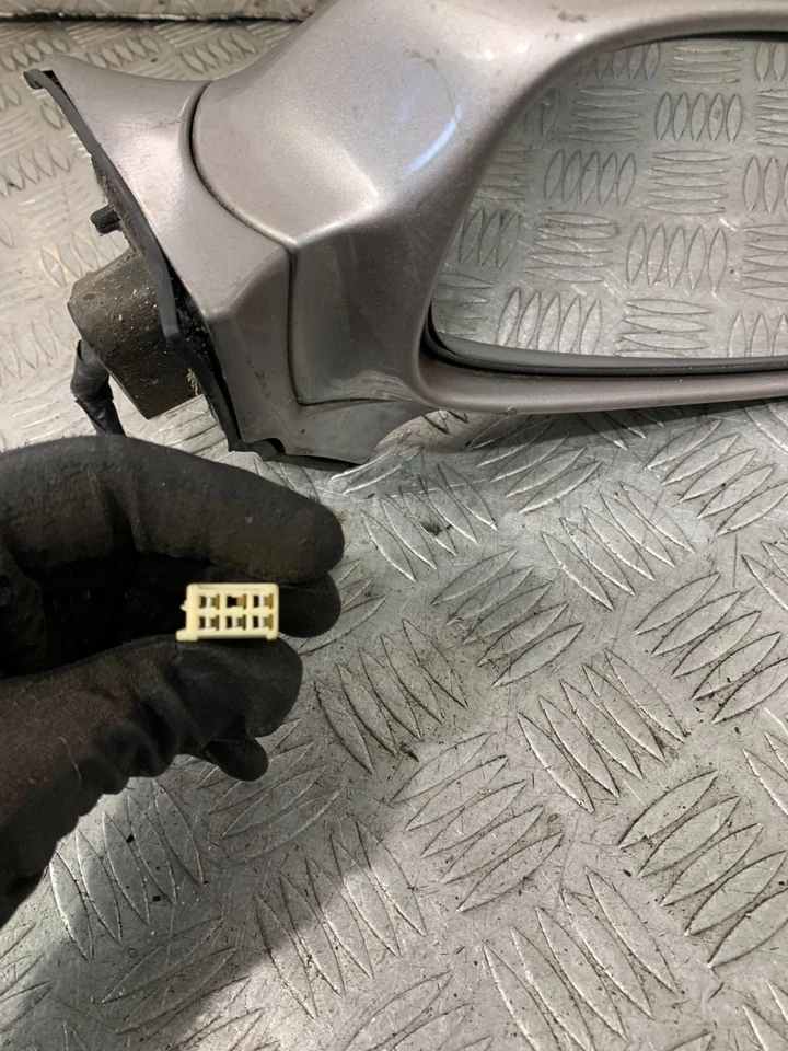 Toyota Celica 2002 espejo retrovisor lateral del conductor plateado 012132 #2 Foto 2 de 4