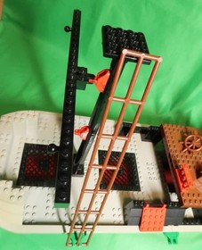 LEGO Pirates Junior Redbeard&rsquo;s Pirate Ship 7075