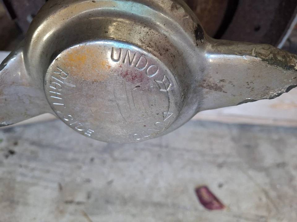 1964 Austin Healey 3000 задняя ось дифференциал листовые пружины и тормоз в сборе - Изображение 3 из 4