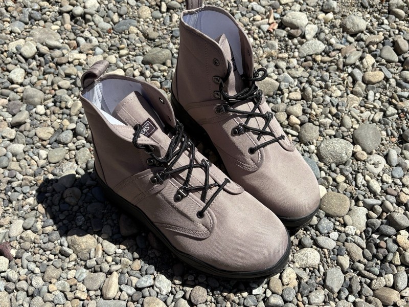 Women’s Caddis Wading Boots Felt Bottom -sz. 8