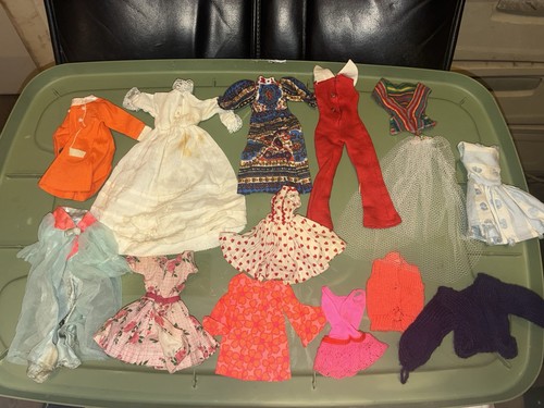 Gros Lot Vintage De Vêtements Pour Poupées Barbie, Skipper - Japon 1960-70